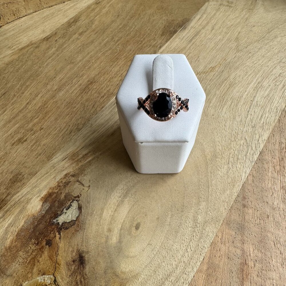 ELEGANT BRIDAL  WEDDING RING SIZE 6